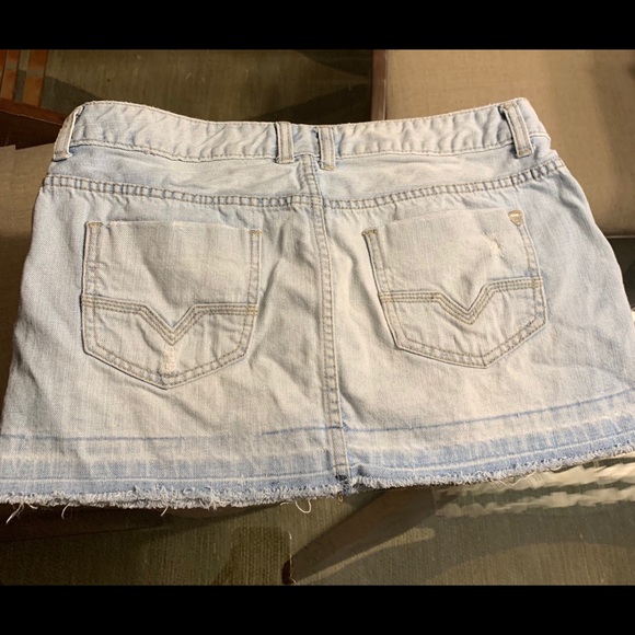 Guess Distressed Denim mini Skirt - Picture 2 of 2